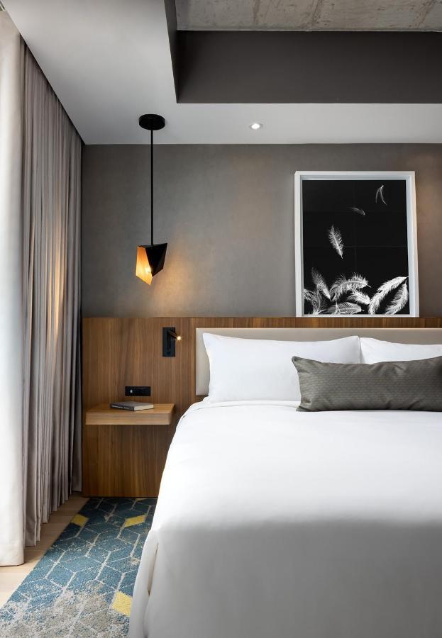 Humaniti Hotel Montreal, Autograph Collection Luaran gambar