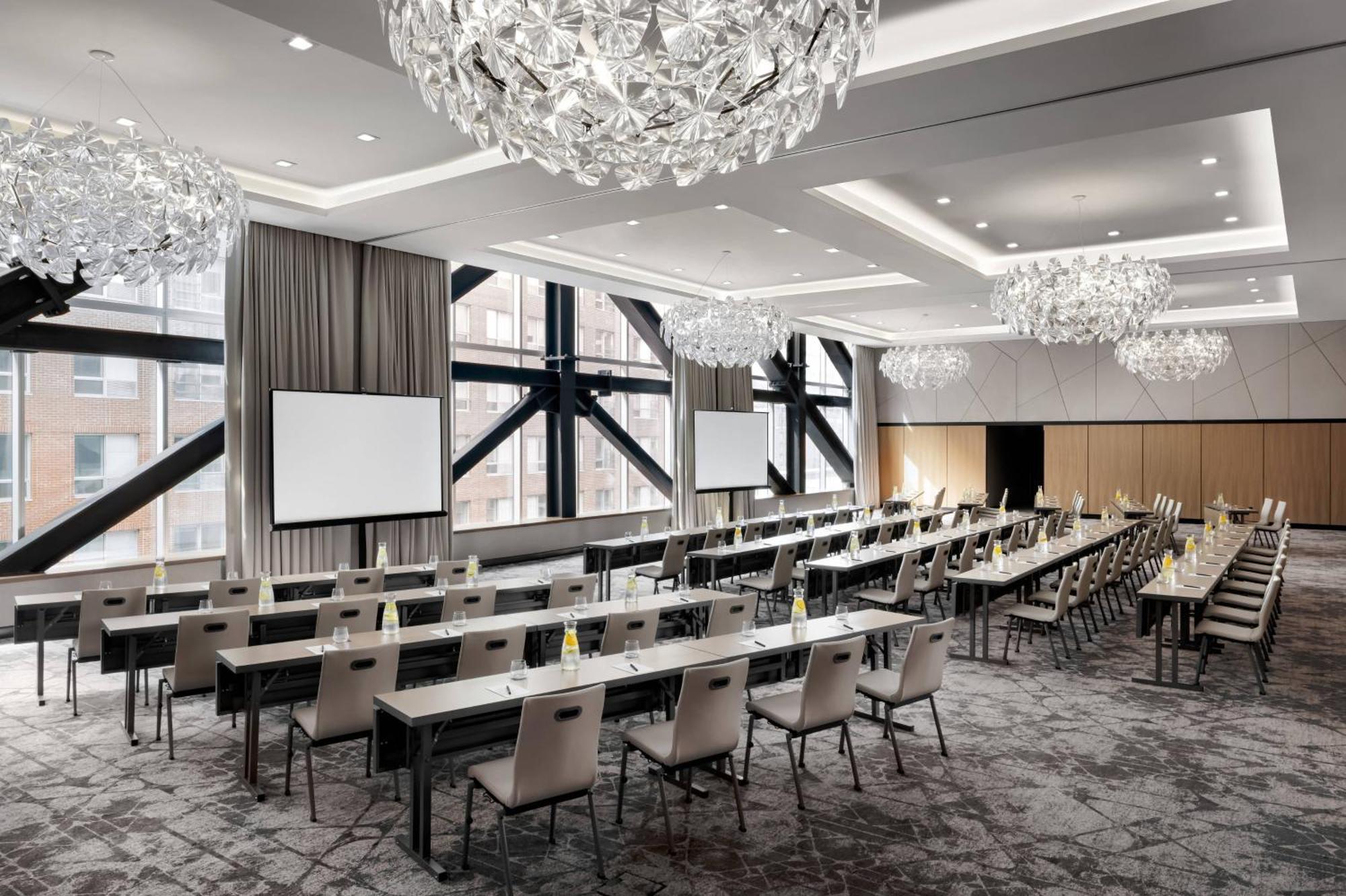 Humaniti Hotel Montreal, Autograph Collection Luaran gambar