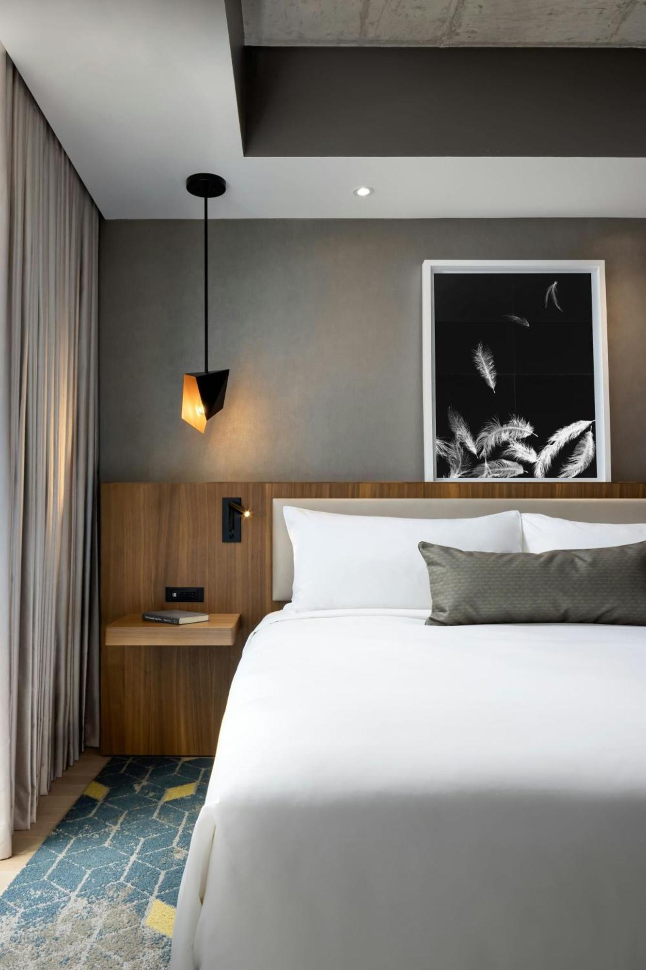 Humaniti Hotel Montreal, Autograph Collection Luaran gambar